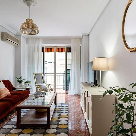 Santa Justa Urban Apartment Севилья Экстерьер фото