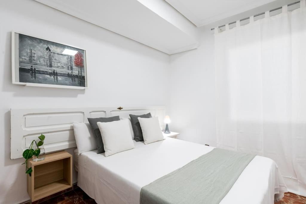 Santa Justa Urban Apartment Севилья Экстерьер фото