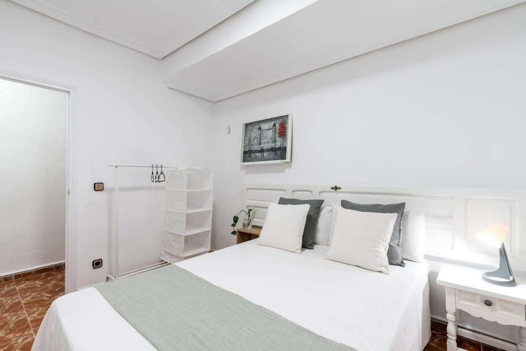 Santa Justa Urban Apartment Севилья Экстерьер фото