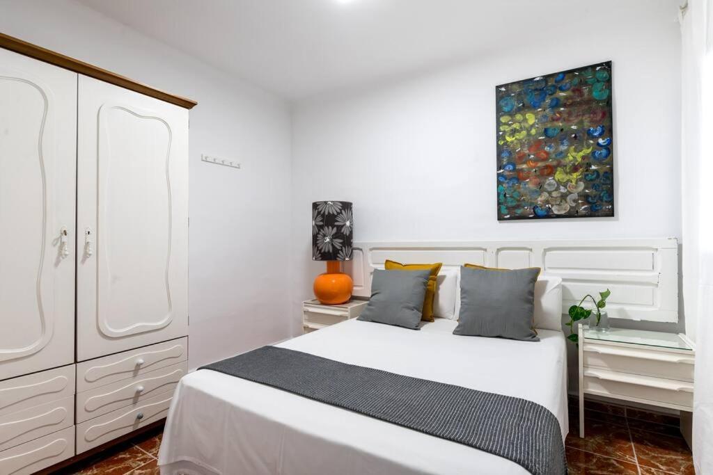 Santa Justa Urban Apartment Севилья Экстерьер фото