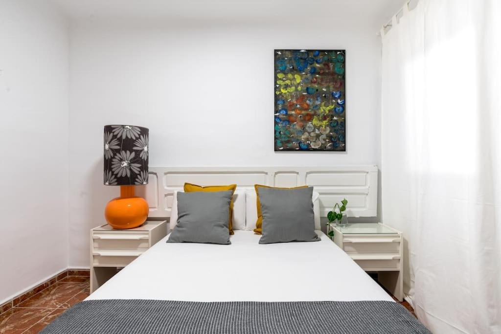 Santa Justa Urban Apartment Севилья Экстерьер фото