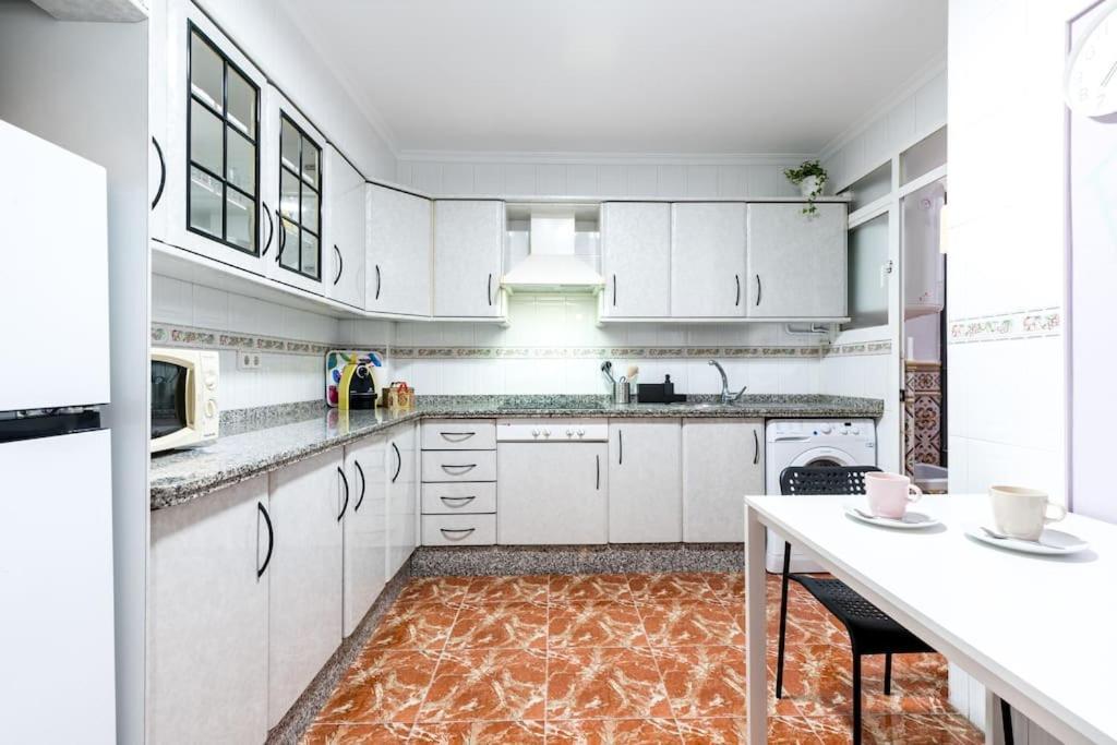 Santa Justa Urban Apartment Севилья Экстерьер фото