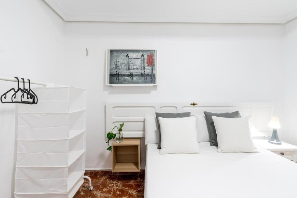 Santa Justa Urban Apartment Севилья Экстерьер фото
